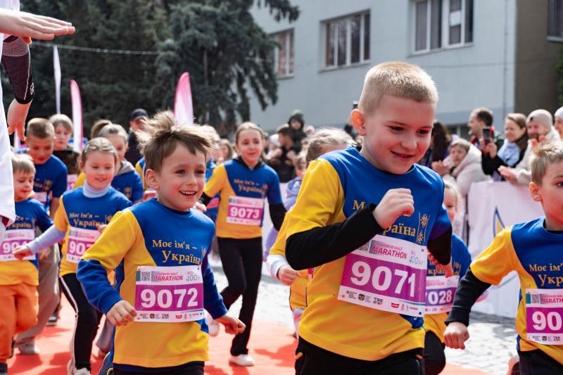 Понад 3,4 мільйони гривень на підтримку ЗСУ &ndash; відбувся Uzhhorod Half Marathon 2025