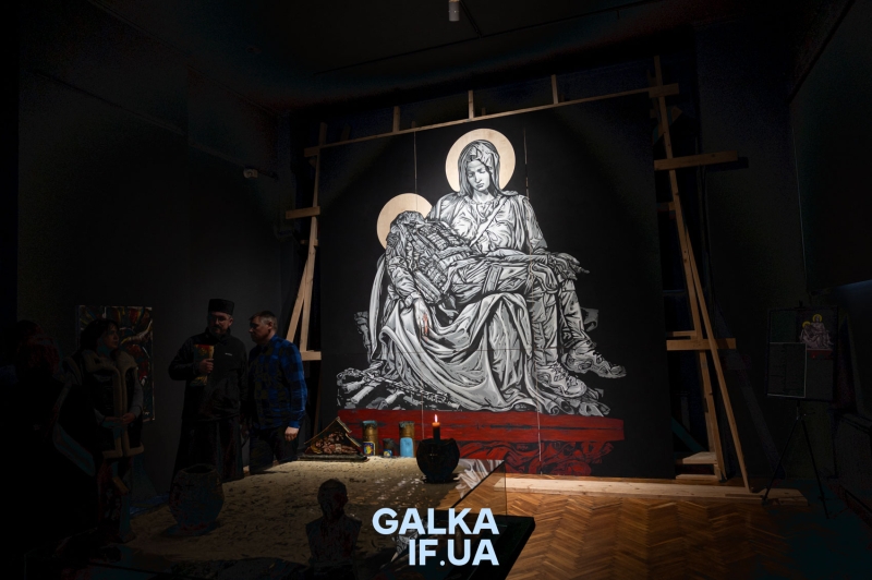 Прийти, побачити, помовчати і згадати: у Франківську презентували монументальну композицію “П’ЄТА” (ФОТО)