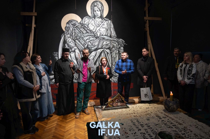 Прийти, побачити, помовчати і згадати: у Франківську презентували монументальну композицію “П’ЄТА” (ФОТО)
