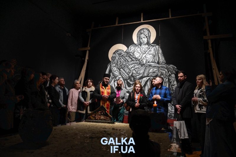 Прийти, побачити, помовчати і згадати: у Франківську презентували монументальну композицію “П’ЄТА” (ФОТО)