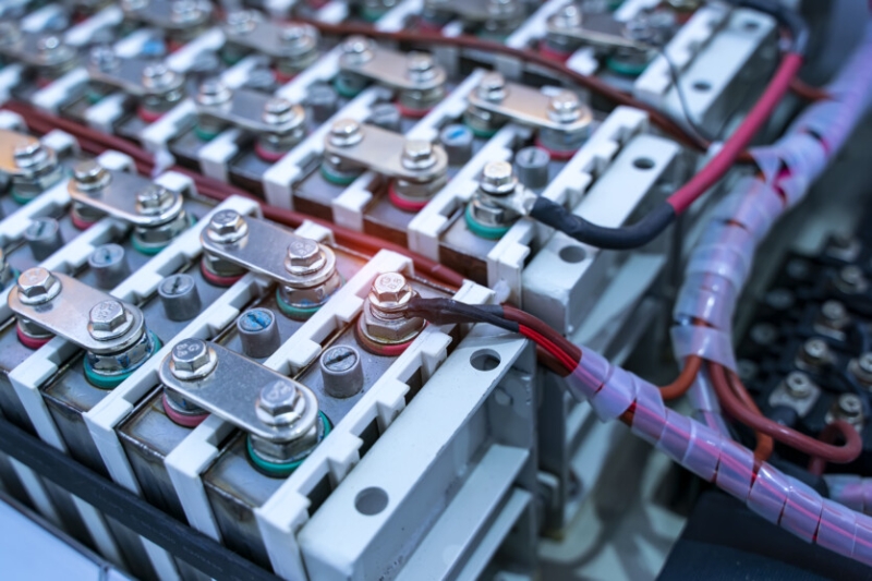 Просто хайп? Твердотілі літій-металеві батареї розчарували дослідників