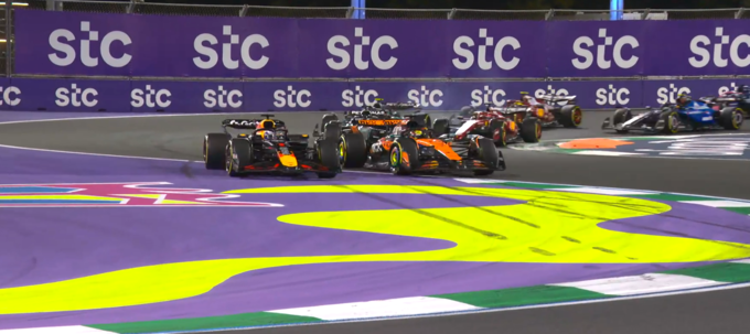 Що вирішило перемогу Піастрі, чому Хемілтон провалився, а Ред Булл покарали