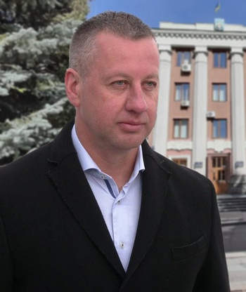 Статки влади Рівного: сотні тисяч &mdash; у валюті, а ще земля та маєтки