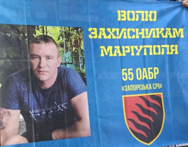 «Стільки, скільки потрібно». Бойова медикиня із Маріуполя «Мала» чекає на нареченого з полону