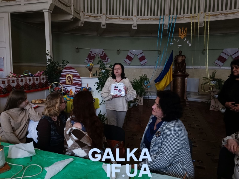 Студенти, викладачі та нацгвардійці розписували писанки у медичному університеті (ФОТО)