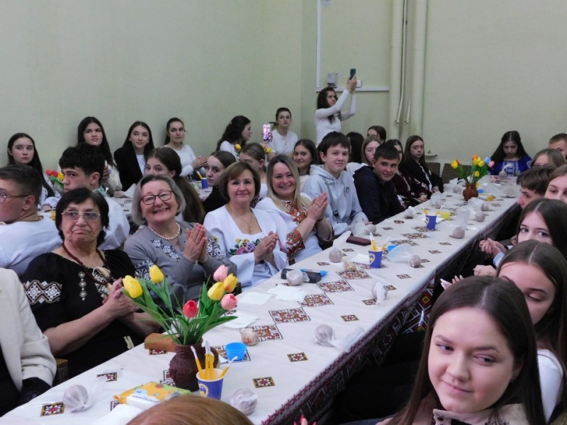 У Барському педколеджі встановили національний рекорд з виготовлення глиняної іграшки «Пищик»