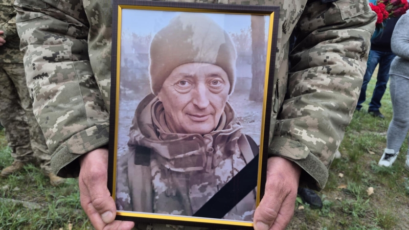 У Лебедині в останню путь провели захисника України Ігоря Лапонога