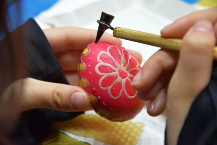 У Луцьку  для дітей прикордонників провели передвеликодній майстер-клас із писанкарства