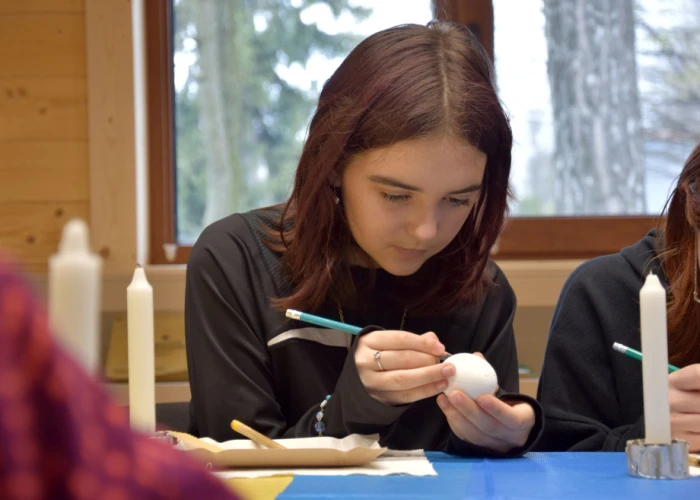 У Луцьку  для дітей прикордонників провели передвеликодній майстер-клас із писанкарства