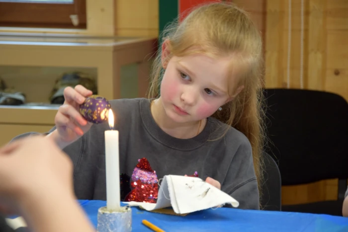 У Луцьку  для дітей прикордонників провели передвеликодній майстер-клас із писанкарства