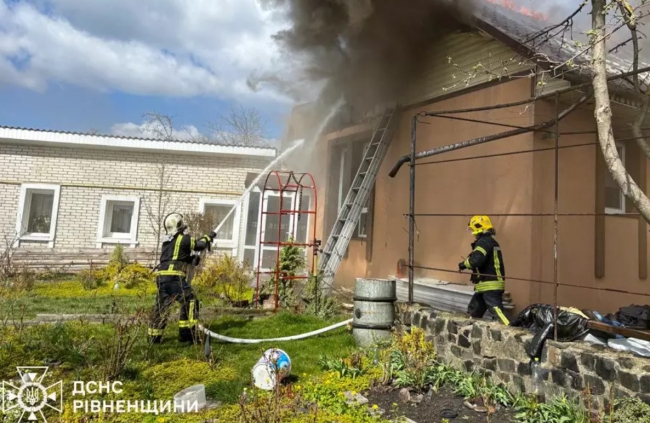 У Рівному горів будинок (ФОТО/ВІДЕО)