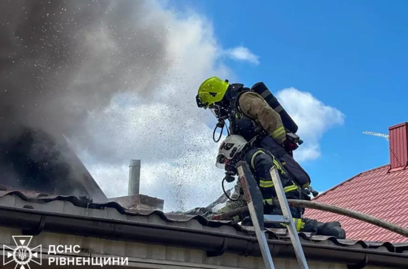 У Рівному горів будинок (ФОТО/ВІДЕО)