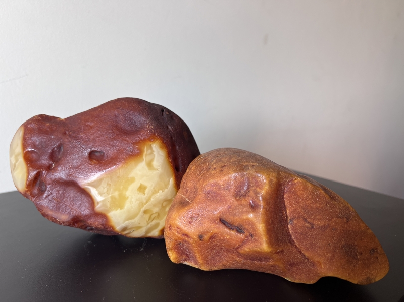 Унікальні бурштинові камені намагалися вивезти з Рівного до США