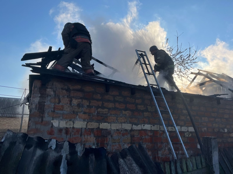 В Нікополі від обстрілів орди постраждали 13 людей, пошкоджені підприємства, гуртожиток