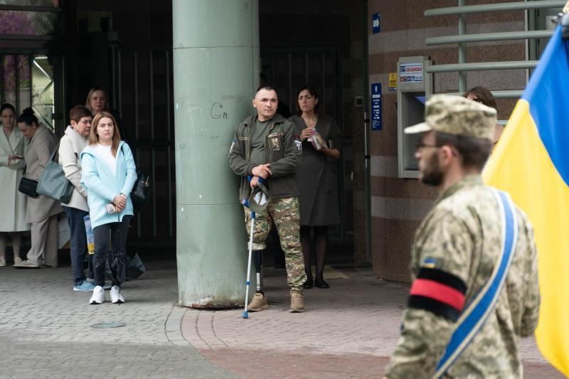 В Ужгороді сьогодні попрощалися із 45-річним захичником Сергієм Готрою