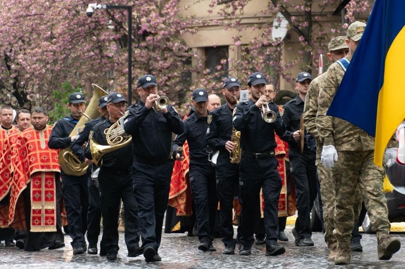 В Ужгороді сьогодні попрощалися із 45-річним захичником Сергієм Готрою