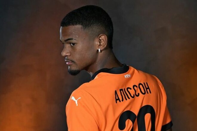 ВІДЕО. Захисник Динамо принизив дорогого новачка Шахтаря. Він відреагував