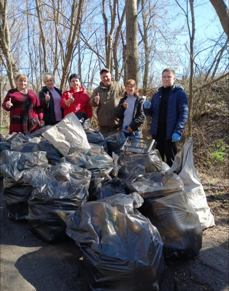 Вінницю прибирало три сотні людей