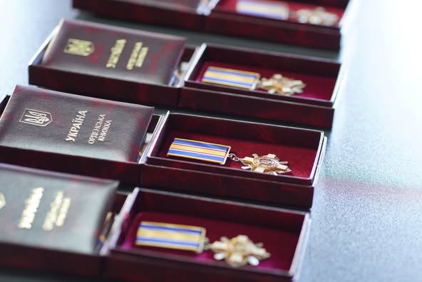 Високі державні нагороди вручили в Ужгороді рідним полеглих Героїв