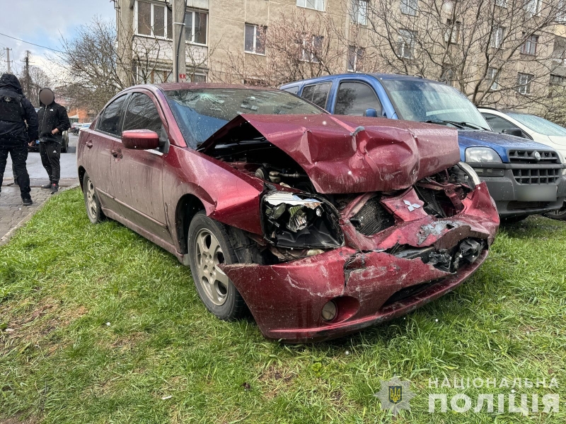 Водій Тікав від поліції, здійснив наїзд на патрульного та вчинив ДТП У Вінниці