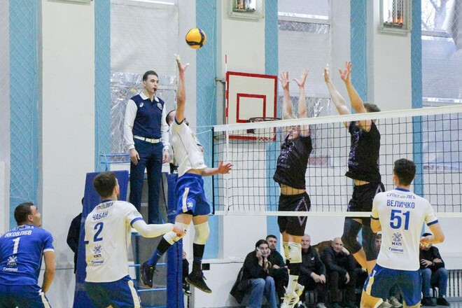 Волейбольна Суперліга. Бронзова серія стартувала з обміну уколами