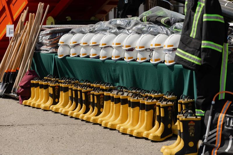 &laquo;Зелена країна&raquo;: представники обласної ради, ОВА разом із олімпійським чемпіоном і лісівниками висадили ліс