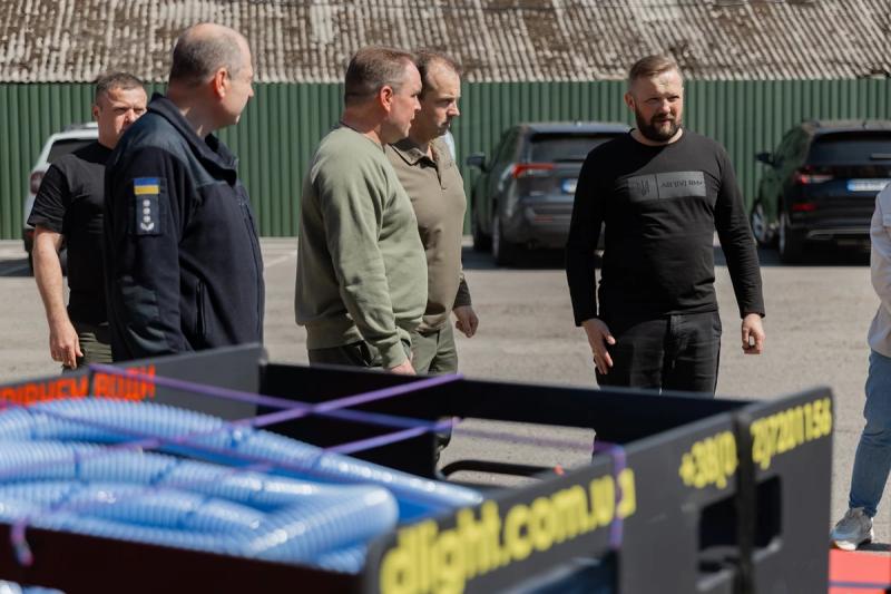 &laquo;Зелена країна&raquo;: представники обласної ради, ОВА разом із олімпійським чемпіоном і лісівниками висадили ліс