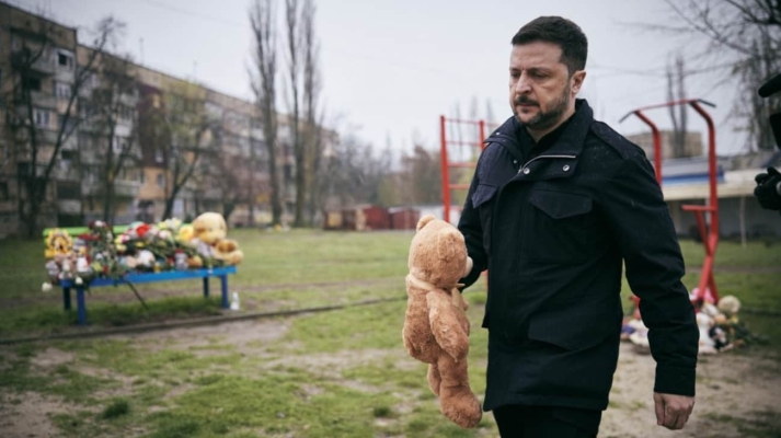 Зеленський у рідному Кривому Розі вшанував пам'ять жертв удару РФ 4 квітня