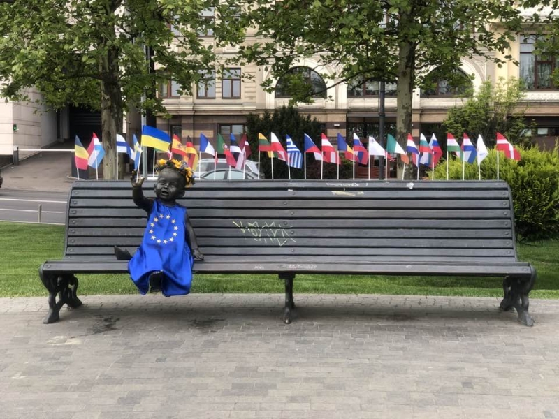 До Дня Європи малюки-засновники Києва одягнули символічне вбрання (фото)