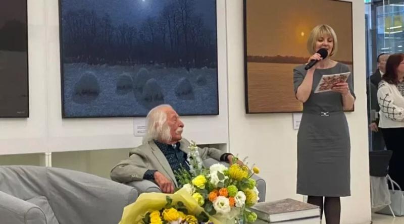 "Весело і мудро": у Відні відкрили найбільшу персональну виставку геніального художника з Тернопільщини (ФОТО)