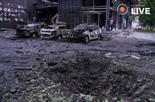 Київ: зранку з'явились перші кадри руйнувань (фото, відео)