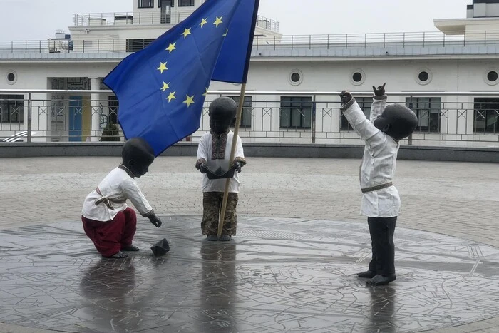 До Дня Європи малюки-засновники Києва одягнули символічне вбрання (фото)