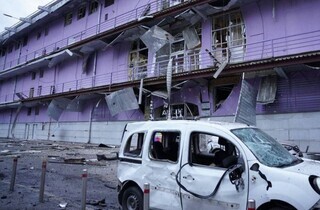 Київ: зранку з'явились перші кадри руйнувань (фото, відео)