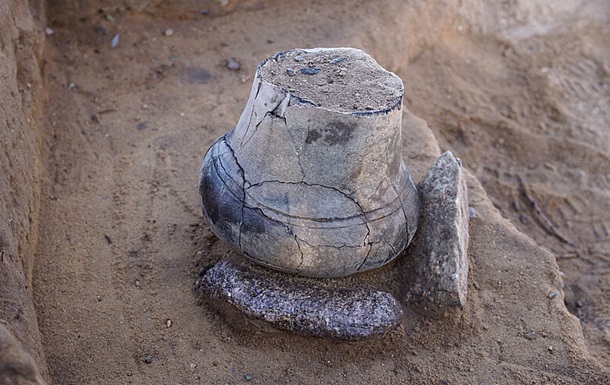 У Німеччині виявлено бронзові урни віком понад 3 тисячі років