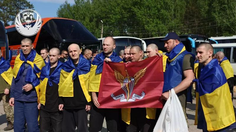 390 українців повернули з полону, інших із запланованого обміну «1000 на 1000» очікують на вихідних, – Президент