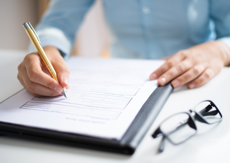 Довідка про зміну прізвища онлайн: як отримати документ та оновити свої дані