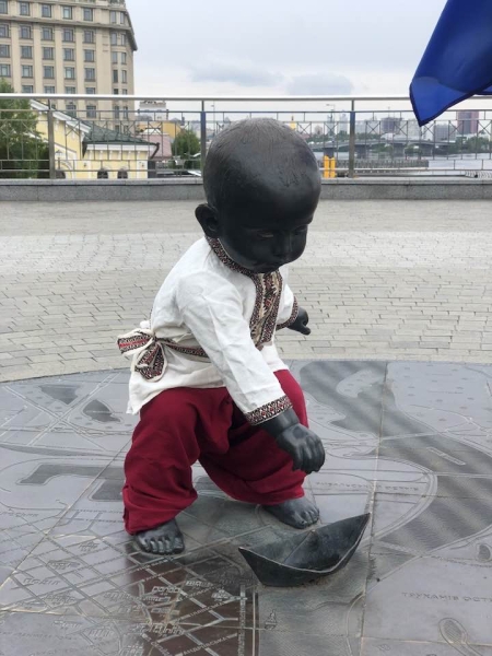 До Дня Європи малюки-засновники Києва одягнули символічне вбрання (фото)