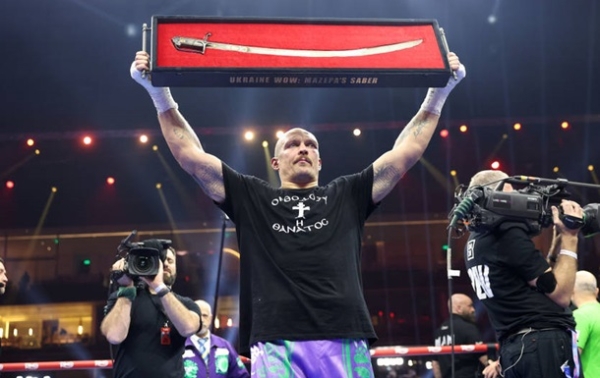 Промоутер Джошуа назвав ключову перевагу Усика над суперниками