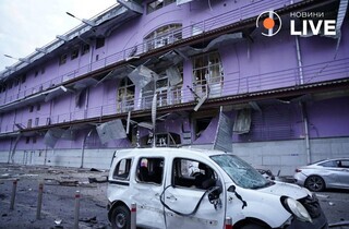 Київ: зранку з'явились перші кадри руйнувань (фото, відео)