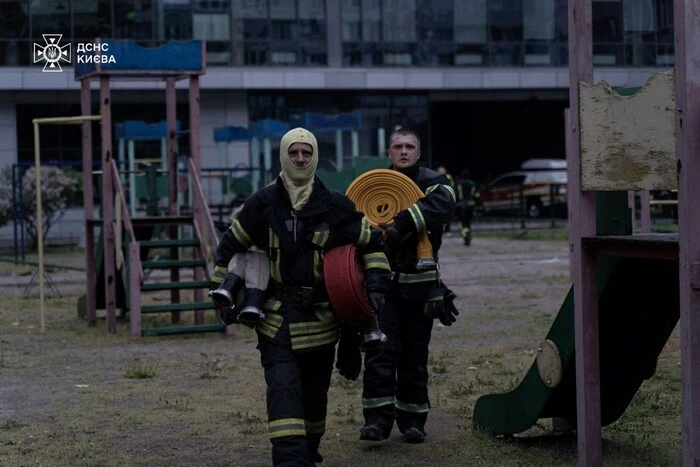 Рятувальні роботи після нічної ворожої атаки на Київ завершено (фото)