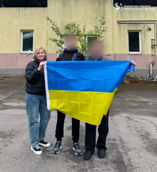 Не бачив батька понад три роки: із ТОТ повернули 15-річного хлопця