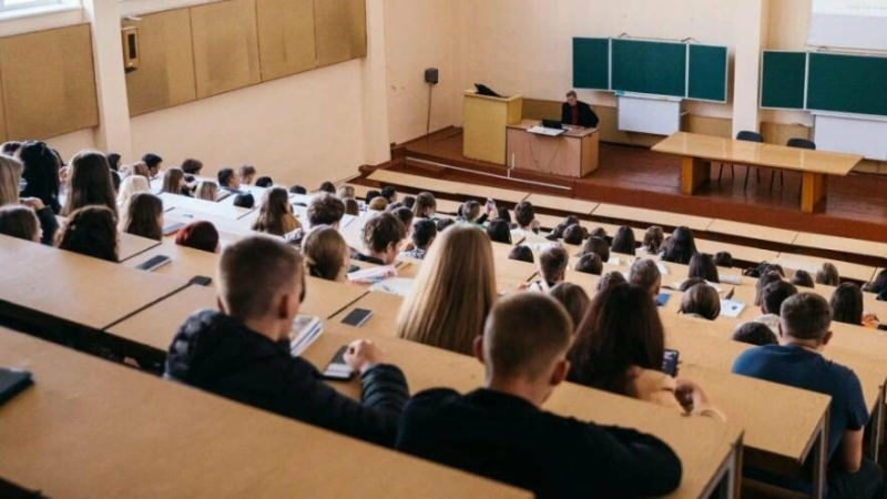 Міністерство освіти зобов’язує юнаків надати військово-обліковий документ до моменту зарахування у виш або фаховий коледж