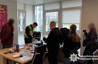 У Києві ліквідовано масштабну мережу, яка втягувала дівчат у заняття проституцією