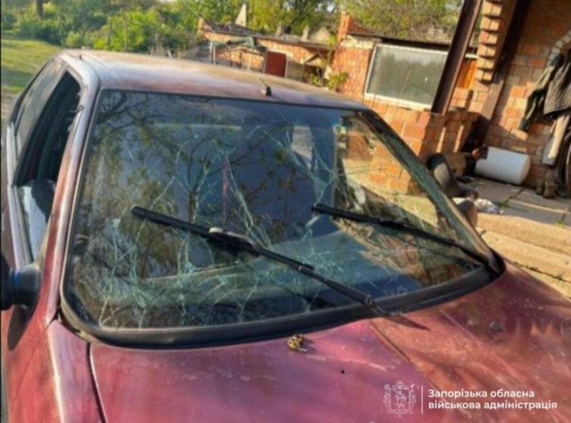 Росіяни атакували Василівський район FPV-дроном: пошкоджено авто