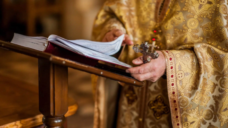 В Україні готуються до запуску механізму бронювання священнослужителів