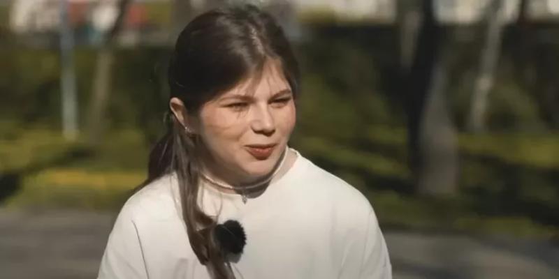 «Я громадянка України»: 18-річна дівчина виїхала з Макіївки після десяти років життя в окупації, - ВІДЕО