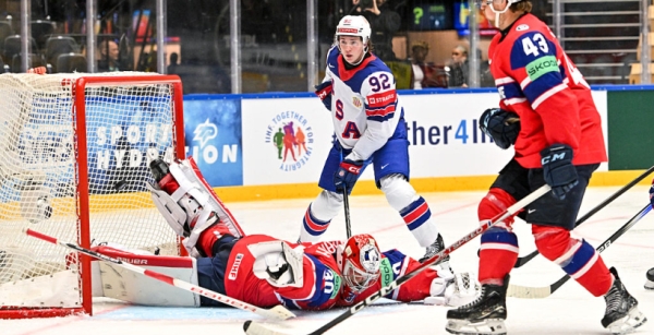 ЧС-2025 з хокею. США лише в овертаймі дотиснули Норвегію, розгромні перемоги Швеції та Данії ЧС-2025 з хокею. США лише в овертаймі дотиснули Норвегію, розгромні перемоги Швеції та Данії