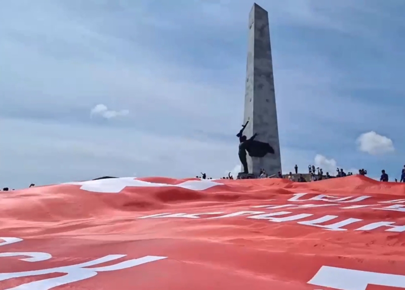 9 травня у Донецьку, Маріуполі, Макіївці та на Саур-Могилі: Памu0027ять на службі пропаганди