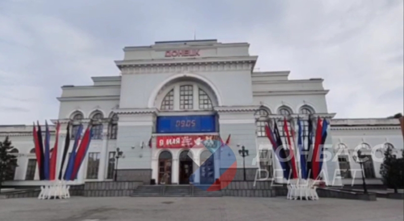 9 травня у Донецьку, Маріуполі, Макіївці та на Саур-Могилі: Памu0027ять на службі пропаганди