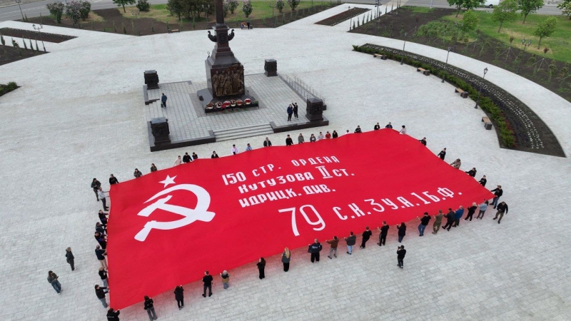 9 травня у Донецьку, Маріуполі, Макіївці та на Саур-Могилі: Памu0027ять на службі пропаганди